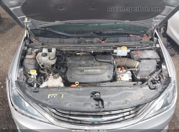 2C4RC1L7XJR169298 2018 CHRYSLER PACIFICA Серебряный Вид сзади