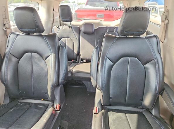 2C4RC1L7XMR594024 2021 CHRYSLER PACIFICA Silver Vista de los asientos traseros
