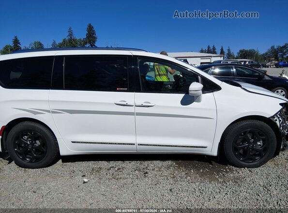 2C4RC1L7XNR225908 2022 CHRYSLER PACIFICA White Vista interior de 360 grados