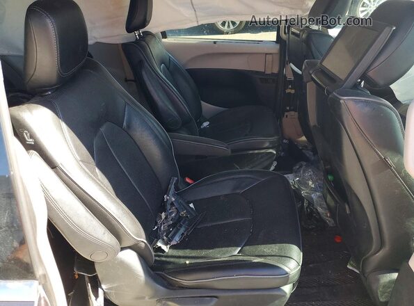 2C4RC1N70JR358815 2018 CHRYSLER PACIFICA Charcoal უკანა სალონის ხედი