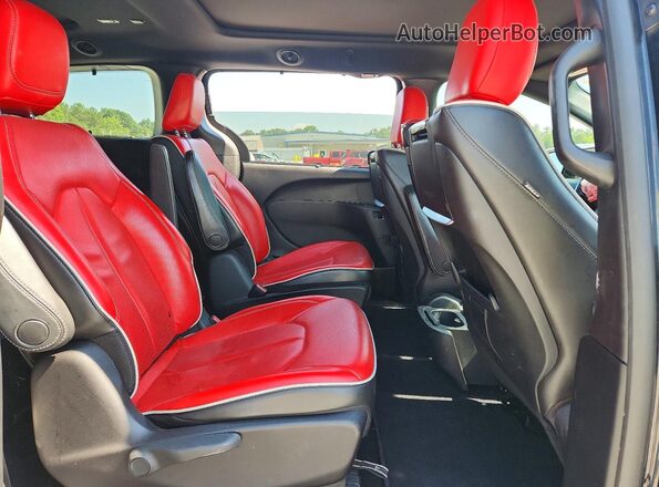 2C4RC1N71LR184496 2020 CHRYSLER PACIFICA Black Rear seats view