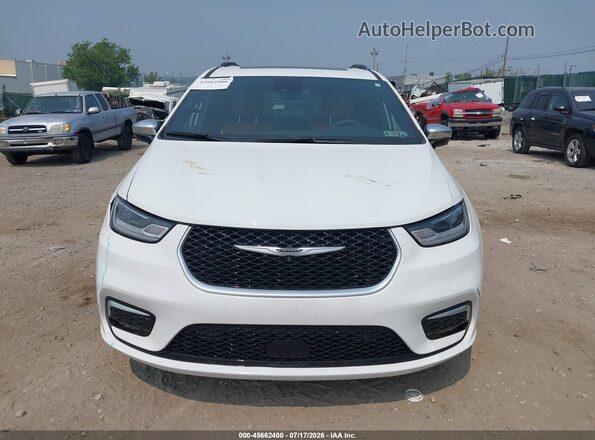 2C4RC1N71PR562774 2023 CHRYSLER PACIFICA Белый Вид панели приборов