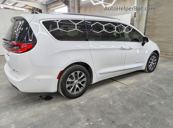 2C4RC1N73PR542493 2023 CHRYSLER PACIFICA Белый Задняя правая четверть