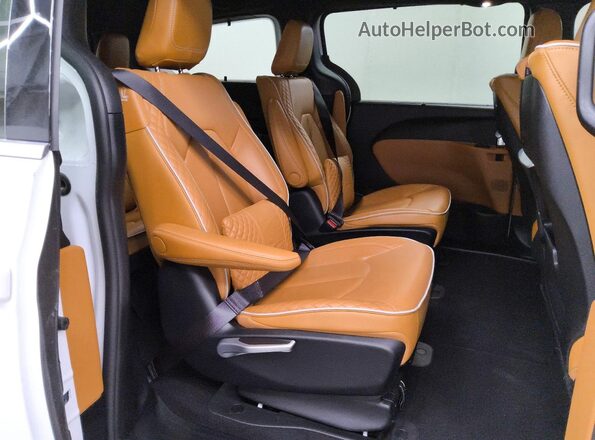 2C4RC1N73PR542493 2023 CHRYSLER PACIFICA Белый Вид задней части салона