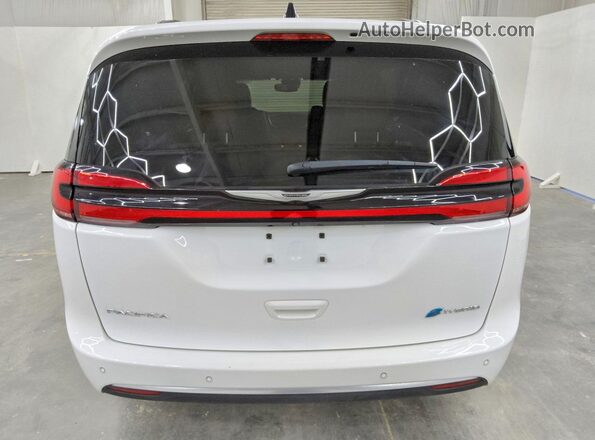 2C4RC1N73PR542493 2023 CHRYSLER PACIFICA Белый Вид сзади