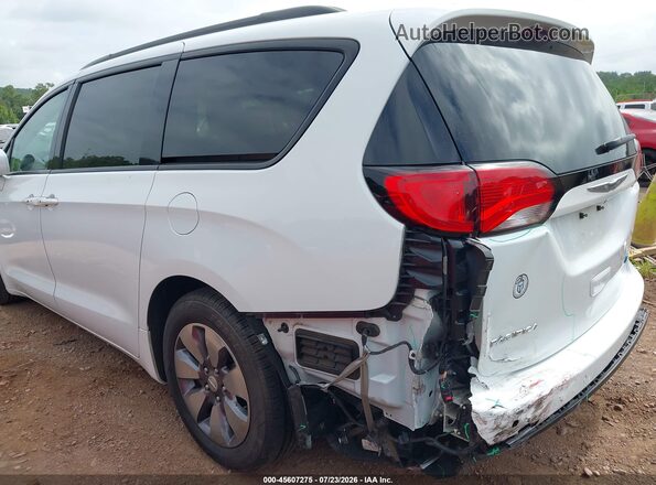 2C4RC1N76JR356972 2018 CHRYSLER PACIFICA Белый Вид спереди
