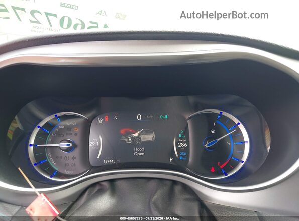 2C4RC1N76JR356972 2018 CHRYSLER PACIFICA Белый Вид задних сидений
