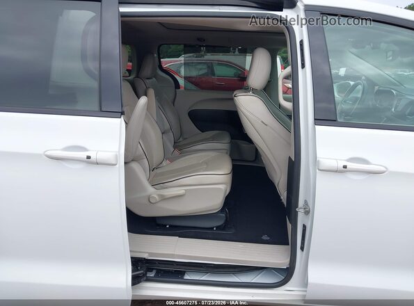 2C4RC1N76JR356972 2018 CHRYSLER PACIFICA Белый Вид наклейки с VIN-кодом