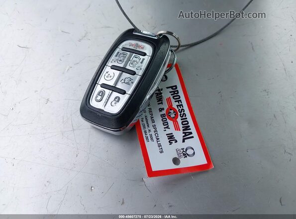 2C4RC1N76JR356972 2018 CHRYSLER PACIFICA Белый Вид панели приборов