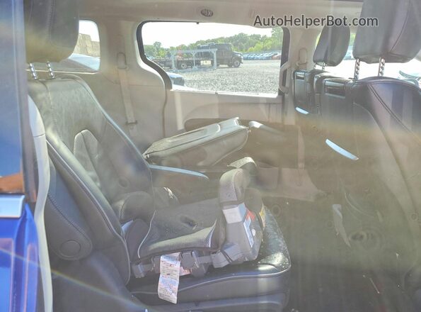 2C4RC1N76JR359466 2018 CHRYSLER PACIFICA Blue უკანა სალონის ხედი