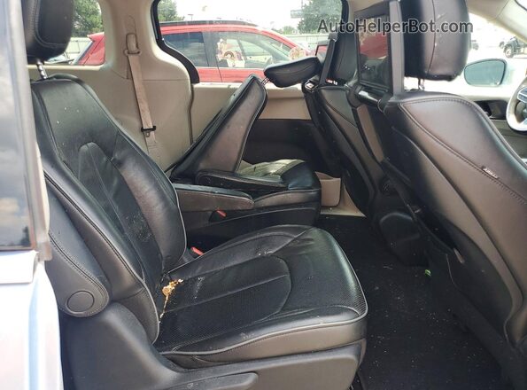 2C4RC1N77HR798122 2017 CHRYSLER PACIFICA Blue Rear interior view