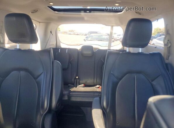 2C4RC1N77JR248294 2018 CHRYSLER PACIFICA White Rear seats view
