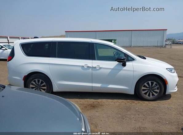 2C4RC1S73RR121865 2024 CHRYSLER PACIFICA White Rear interior view