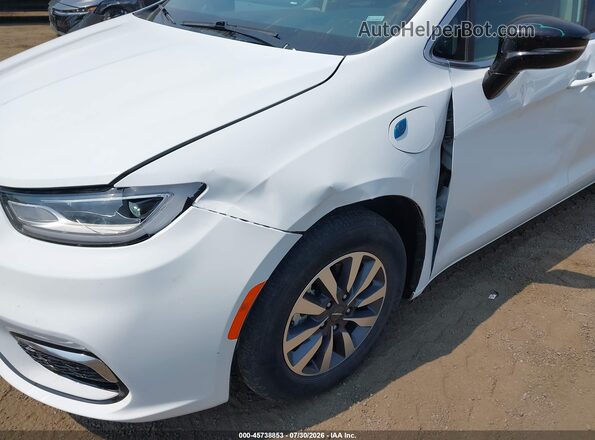 2C4RC1S73RR121865 2024 CHRYSLER PACIFICA White Front view