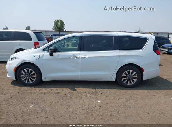 2C4RC1S73RR121865 2024 CHRYSLER PACIFICA White 360 interior view