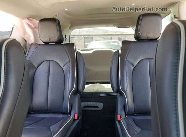 2C4RC1S77PR500445 2023 CHRYSLER PACIFICA Белый Вид задних сидений