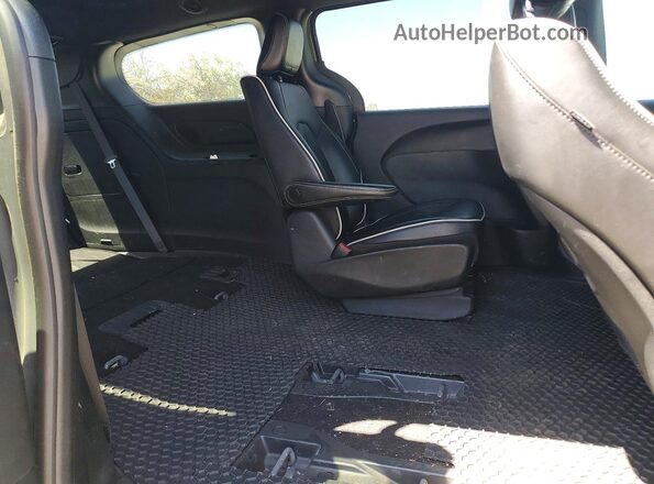 2C4RC1S79PR562817 2023 CHRYSLER PACIFICA Gray Widok wnętrza z tyłu