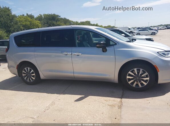 2C4RC1S79RR147483 2024 CHRYSLER PACIFICA Silver Widok wnętrza z tyłu