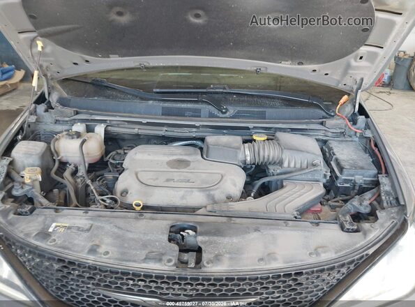 2C4RC3BG0LR277994 2020 CHRYSLER PACIFICA Gray Rear view