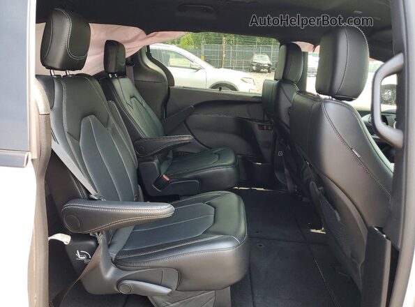 2C4RC3BG0RR174938 2024 CHRYSLER PACIFICA Silver უკანა სალონის ხედი