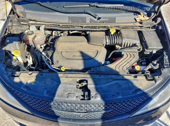 2C4RC3BG2LR288432 2020 CHRYSLER PACIFICA Black Engine compartment view