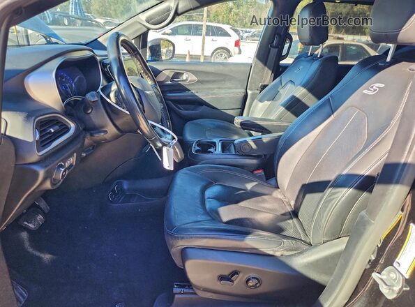 2C4RC3BG2LR288432 2020 CHRYSLER PACIFICA Black Front interior view