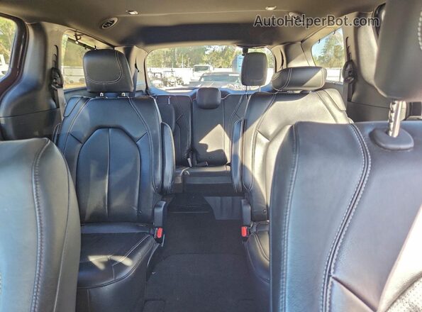 2C4RC3BG2LR288432 2020 CHRYSLER PACIFICA Black Rear seats view