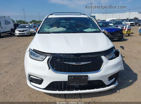 2C4RC3PG1SR546866 2025 CHRYSLER PACIFICA White Rear interior view