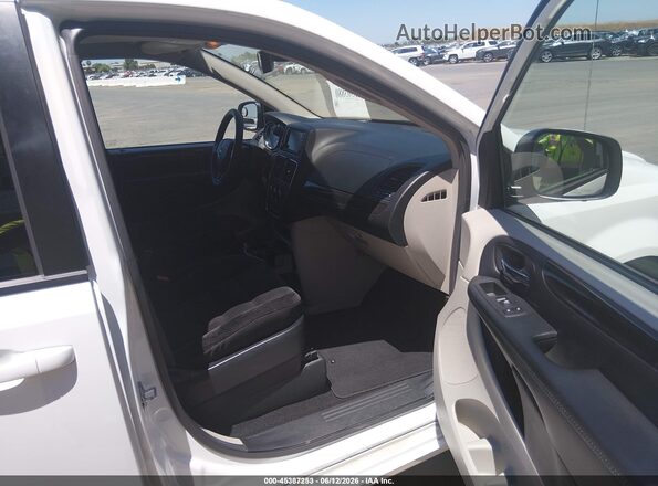 2C4RDGBG3JR288733 2018 DODGE GRAND CARAVAN White Front interior view