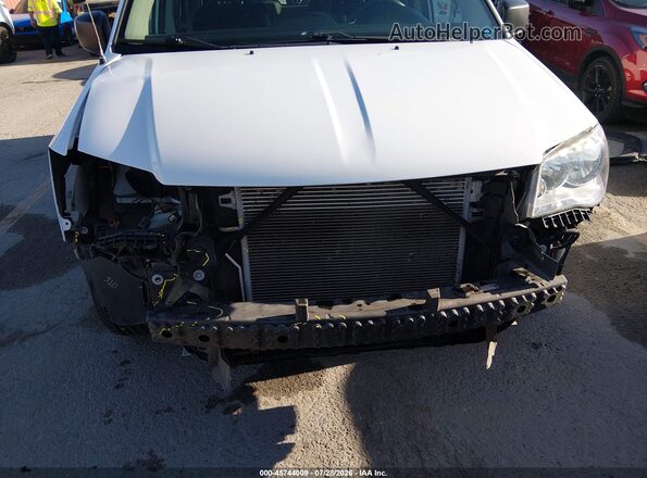 2C4RDGBG7GR321516 2016 DODGE GRAND CARAVAN White Widok z przodu