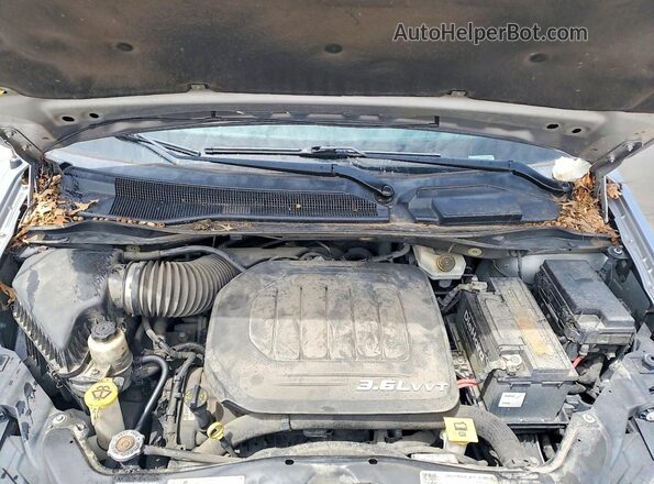 2C4RDGCG0JR302232 2018 DODGE GRAND Silver Widok komory silnika