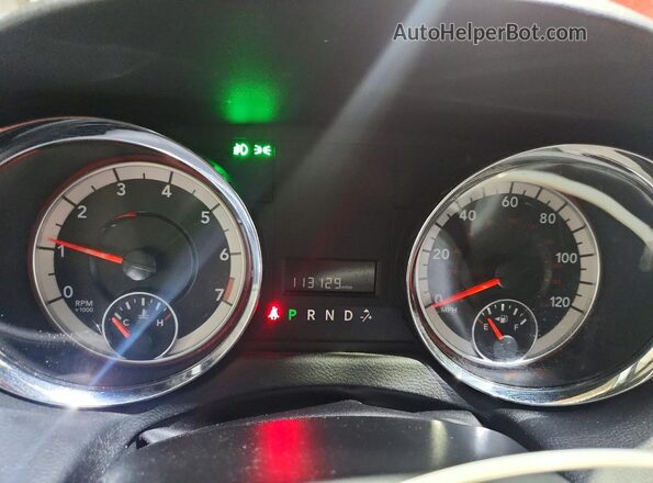 2C4RDGCG1JR191660 2018 DODGE GRAND Burgundy ხელსაწყოთა პანელის ხედი