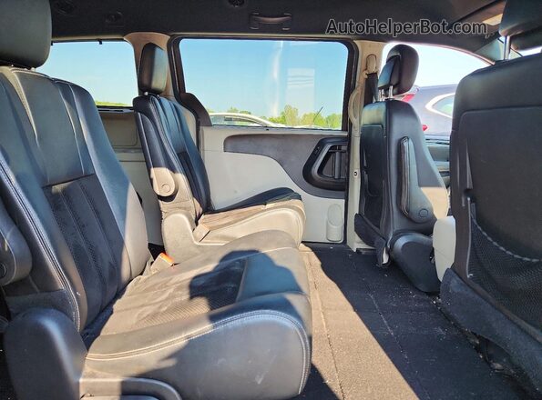 2C4RDGCG2GR363977 2016 DODGE GRAND Gray Rear interior view