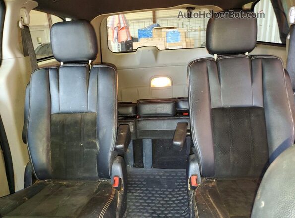 2C4RDGCG2HR629869 2017 DODGE GRAND Black Rear seats view