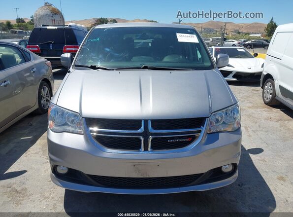 2C4RDGCG2JR241532 2018 DODGE GRAND CARAVAN Серебряный Вид спереди