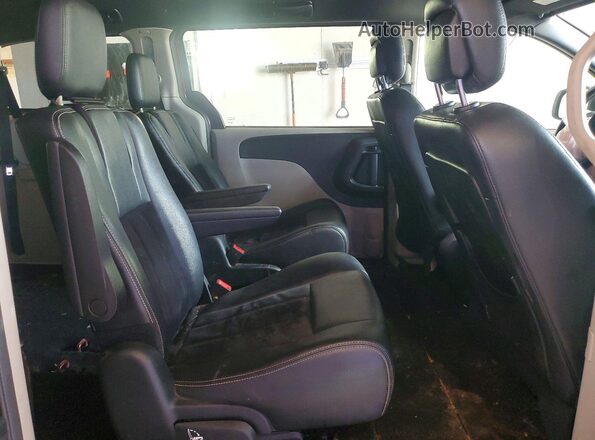 2C4RDGCG2JR328511 2018 DODGE GRAND Burgundy Vista interior trasera