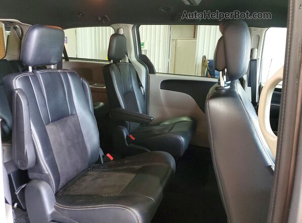 2C4RDGCG3LR189699 2020 DODGE GRAND Silver Rear interior view