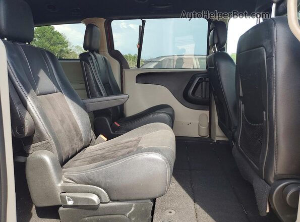 2C4RDGCG4JR179244 2018 DODGE GRAND Maroon Вид задньої частини салону