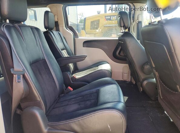 2C4RDGCG4JR267002 2018 DODGE GRAND Silver Вид задньої частини салону