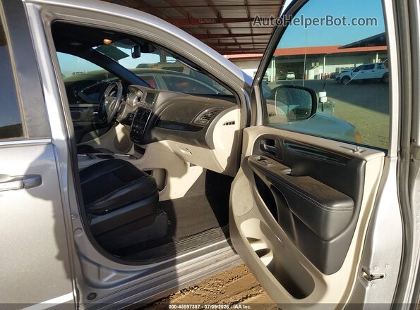 2C4RDGCG5KR514528 2019 DODGE GRAND CARAVAN Silver Вид салону спереду