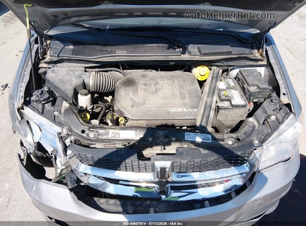 2C4RDGCG6GR327533 2016 DODGE GRAND CARAVAN Серебряный Вид сзади