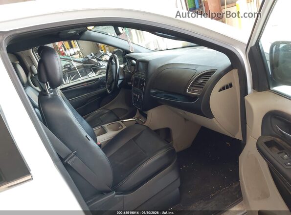 2C4RDGCG6KR770645 2019 DODGE GRAND CARAVAN White Front interior view