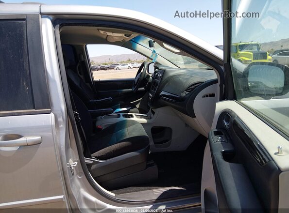 2C4RDGCG7GR375591 2016 DODGE GRAND CARAVAN Silver Вид салону спереду