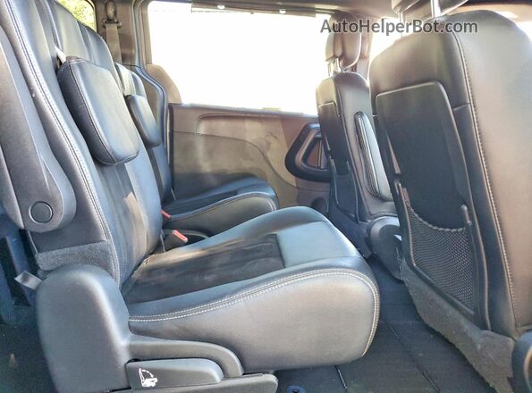 2C4RDGCG7JR191534 2018 DODGE GRAND Gray Rear interior view
