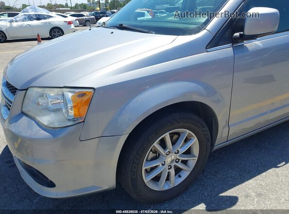 2C4RDGCG8JR207126 2018 DODGE GRAND CARAVAN Silver Դիմացի տեսք