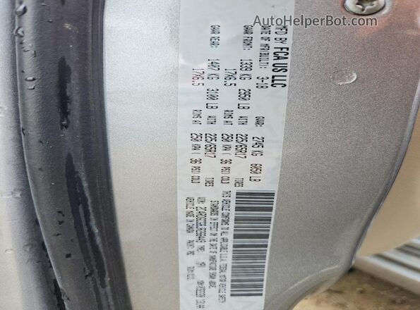 2C4RDGCG8JR266449 2018 DODGE GRAND Silver VIN կոդի պիտակի տեսք