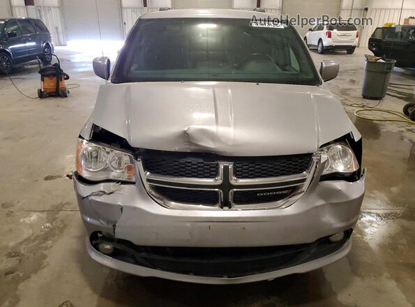 2C4RDGCG8JR302155 2018 DODGE GRAND Silver Widok z przodu