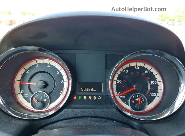 2C4RDGCG9HR557794 2017 DODGE GRAND Red ხელსაწყოთა პანელის ხედი