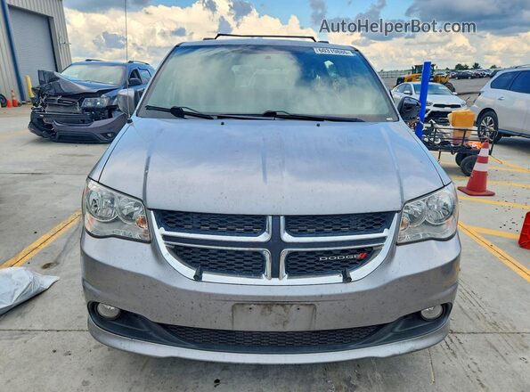 2C4RDGCG9HR807681 2017 DODGE CARAVAN/GRAND Silver Widok z przodu