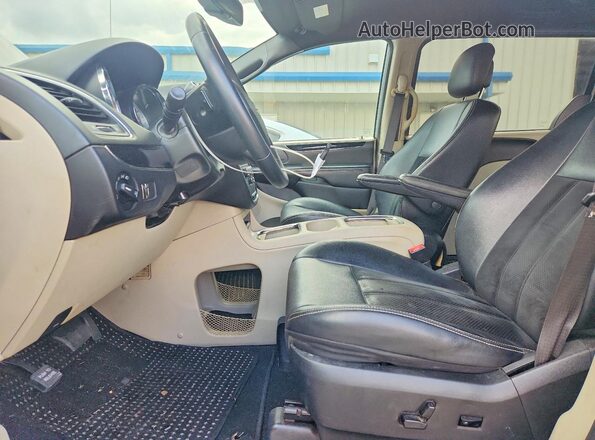 2C4RDGCG9HR807681 2017 DODGE CARAVAN/GRAND Silver Widok wnętrza z przodu